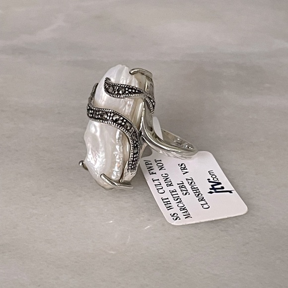 Sterling Silver Pearl & Marcasite Statement Ring - Picture 1 of 9